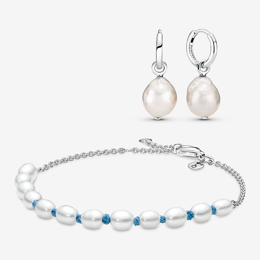A Pearl Lot of Fun Bracelet and Earring Set image number 0