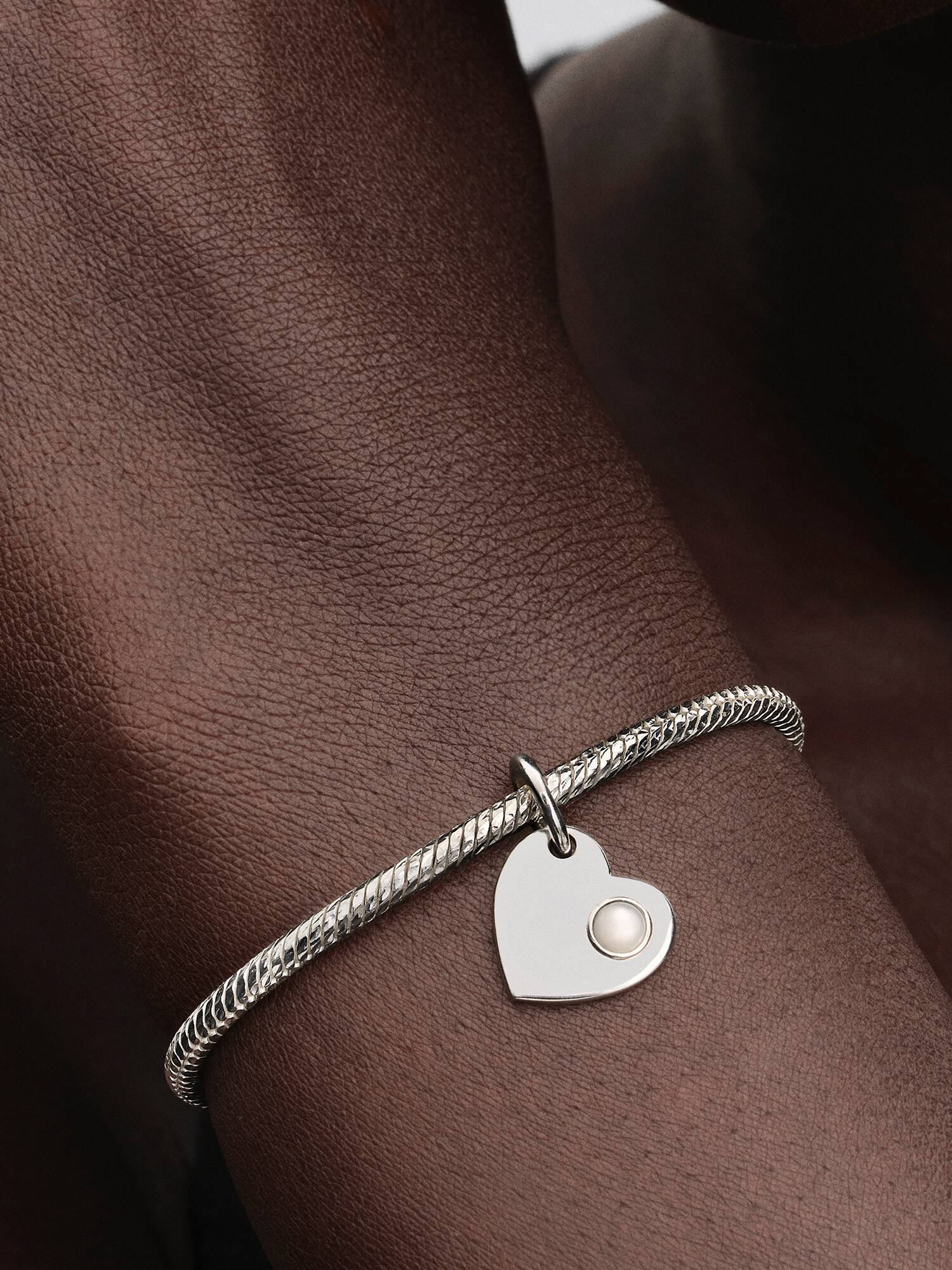 Charm-pendentif gravable Cœur avec pierre blanche de juin