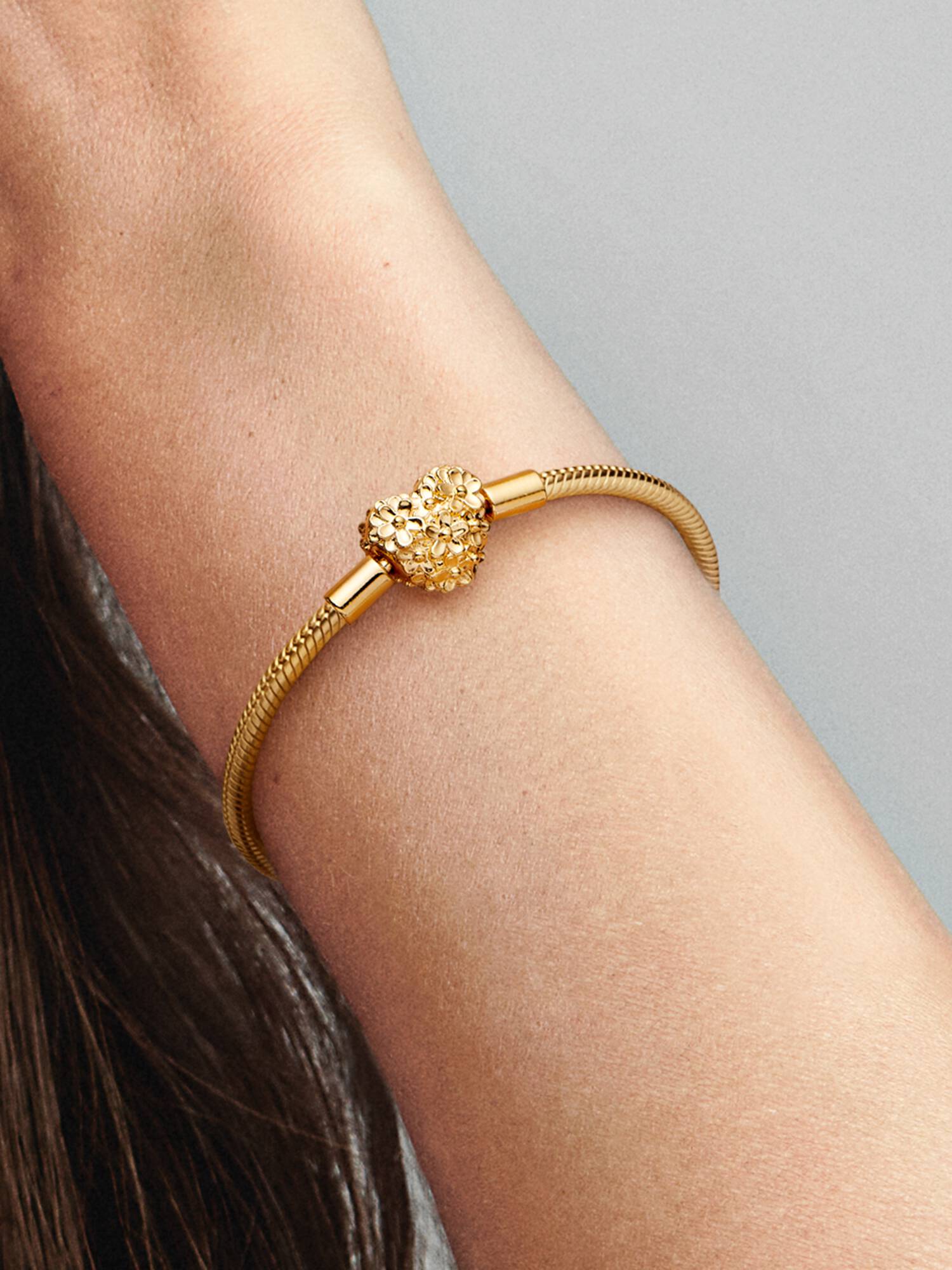 Bracelet à charms Marguerite avec chaîne serpentine et fermoir cœur My Pandora