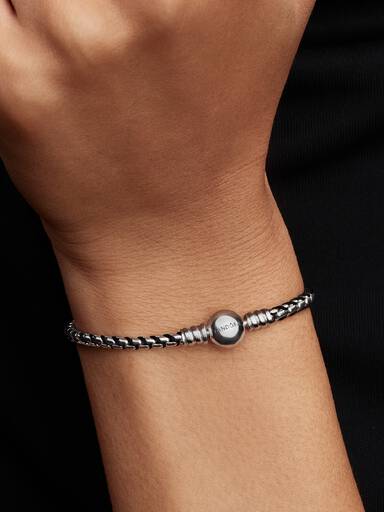 Bracelet à chaîne cubique avec cordon noir
