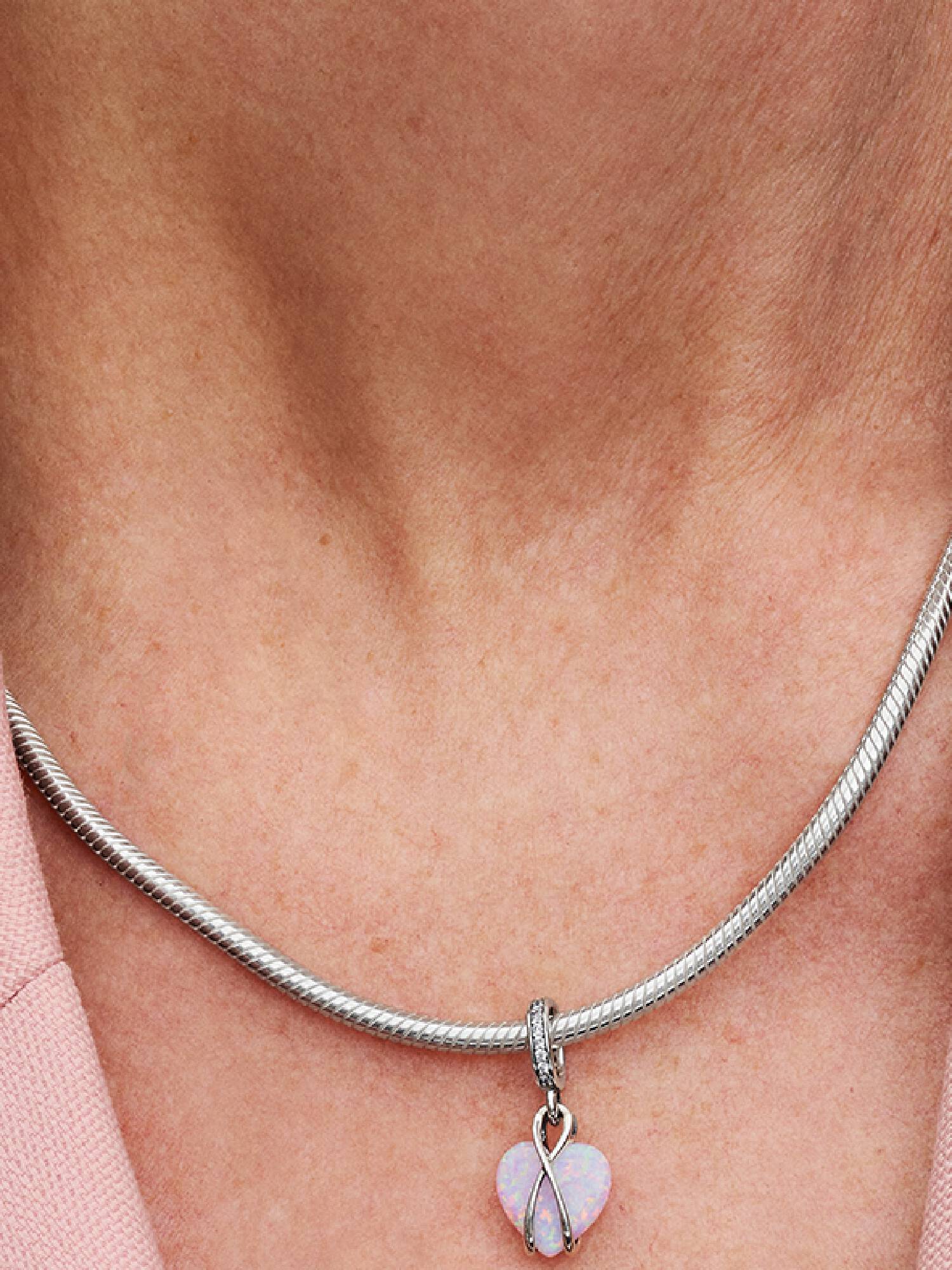 Charm-pendentif en forme de cœur opalescent « Maman »