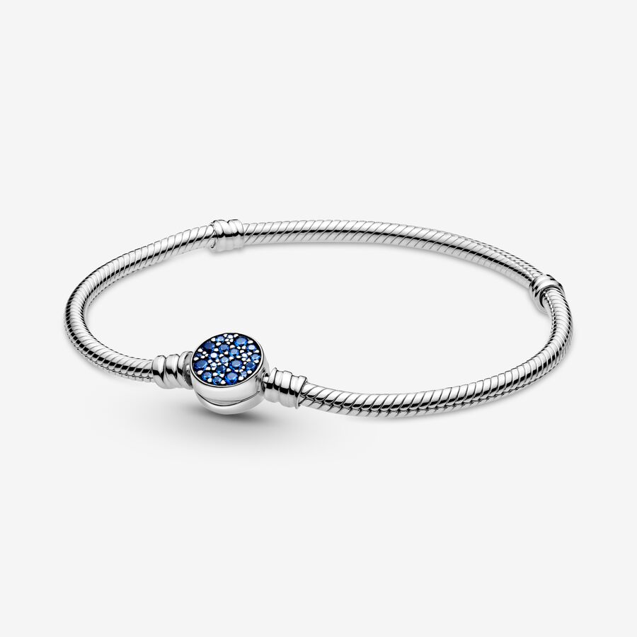 Bracelet à chaîne serpentine avec fermoir Disque bleu scintillant Pandora Moments image number 0