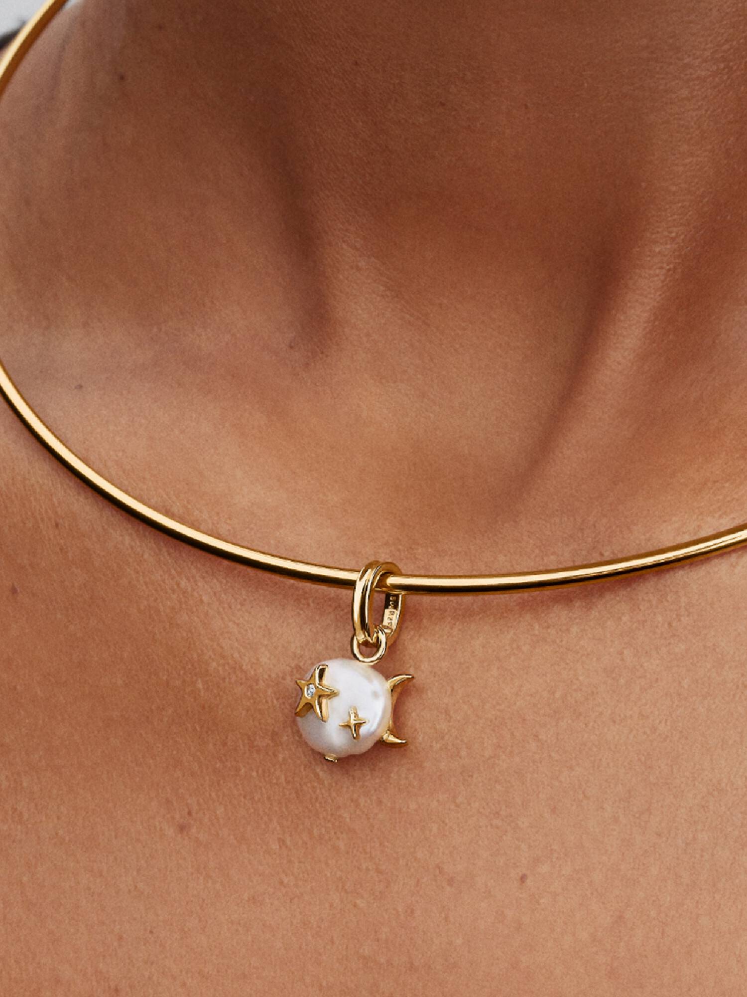 Charm-pendentif Nuage avec perle de culture d’eau douce baroque traitée