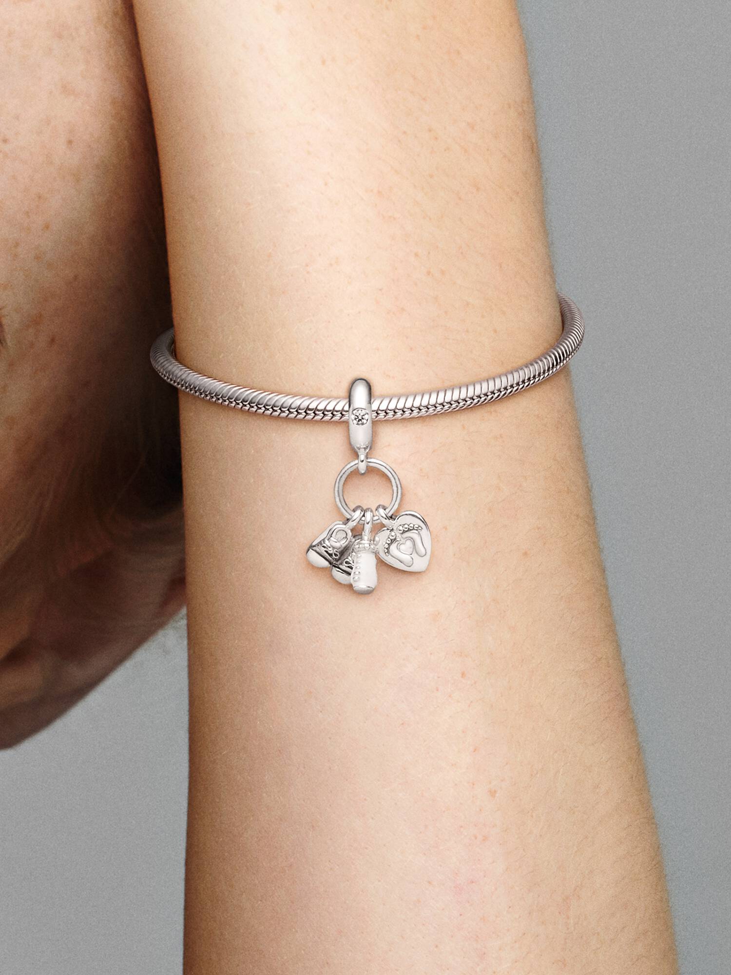 Breloque Biberon et chaussures de bébé