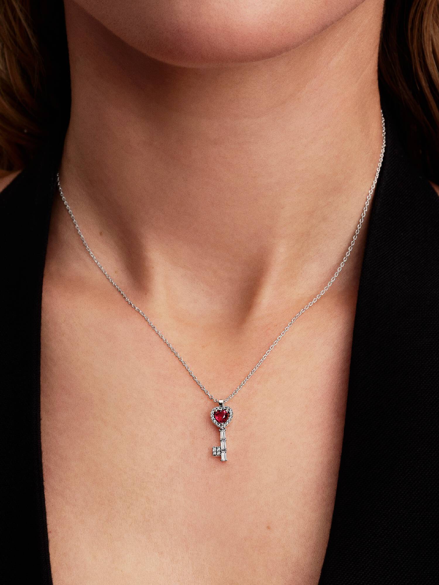 Elevated Heart Key Collier Necklace