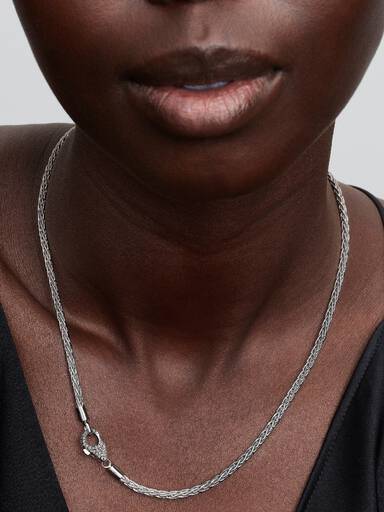 Collier à charms avec chaîne queue de renard et fermoir en pavé