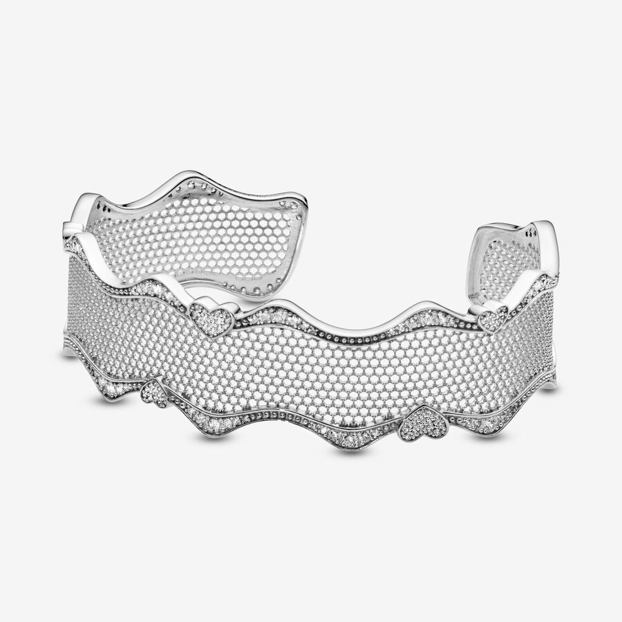 VENTE FINALE - Bracelet rigide Dentelle avec cœurs pavés image number 0