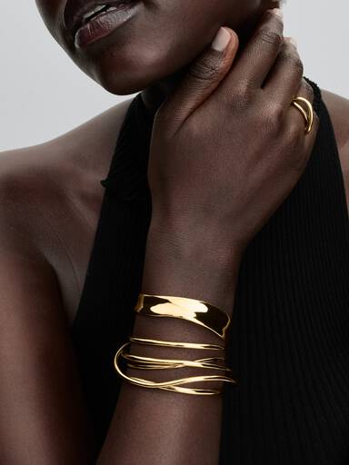 Bracelet rigide ouvert avec fil de forme organique