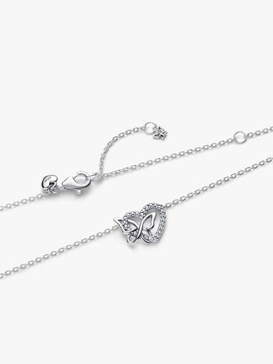 Collier à pendentif Cœur et papillon entrelacés