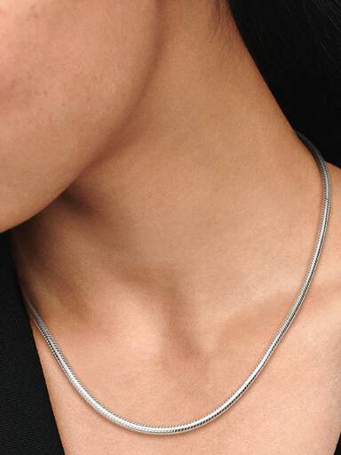 Collier à chaîne serpentine Pandora Moments