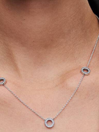 Pavé Circles Chain Necklace