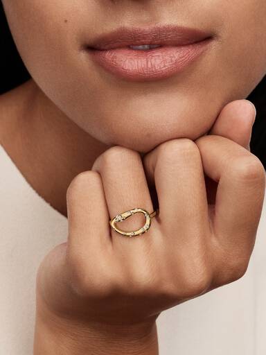 Bague audacieuse de forme organique avec pierres