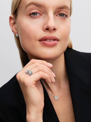 Collier à pendentif Halo