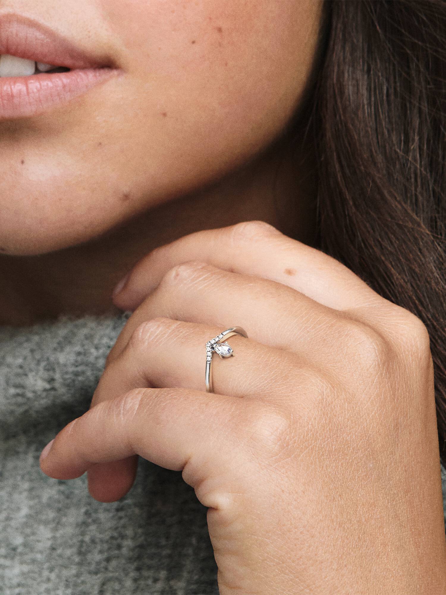 VENTE FINALE - Bague Os des vœux classique