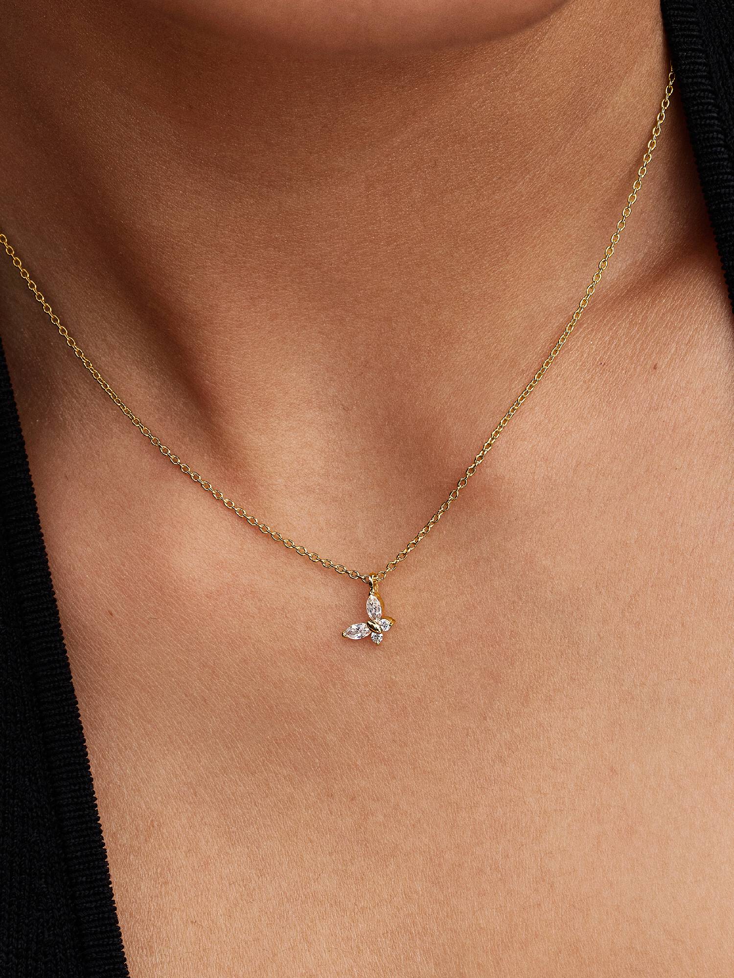Collier à pendentif Papillon