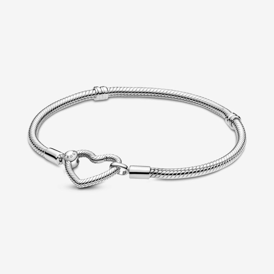 Bracelet à chaîne serpentine et fermoir en forme de cœur Pandora Moments image number 0