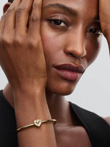 VENTE FINALE - Bracelet rigide avec fermoir cœur rayonnant