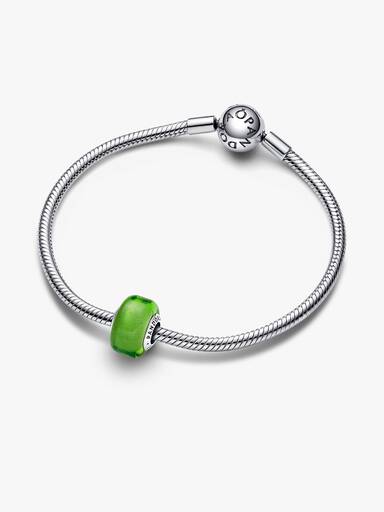 Mini charm vert en verre de Murano