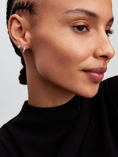Boucles d’oreilles enveloppantes en argent sterling avec diamant rose créé en laboratoire au serti clos Pandora Era