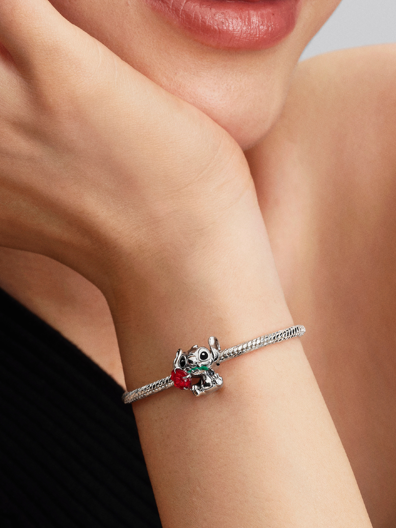 Charm Rose et Stitch en verre de Murano de Disney
