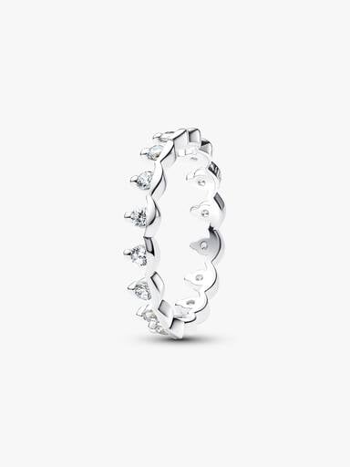 Sparkling Regal Band Ring