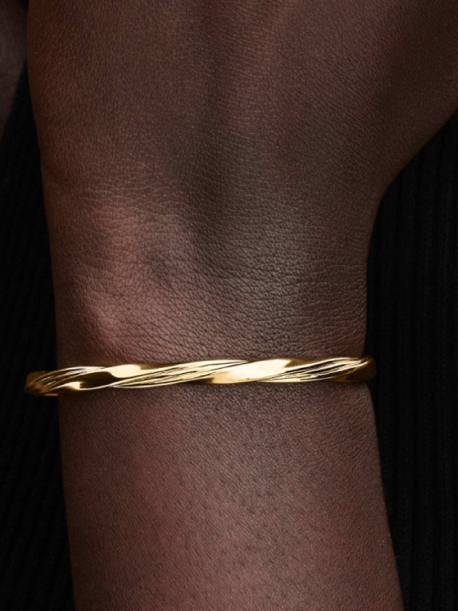 Bracelet rigide ouvert torsadé