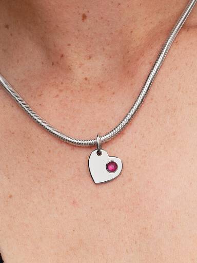 Charm-pendentif gravable Cœur avec pierre rouge véritable de juillet