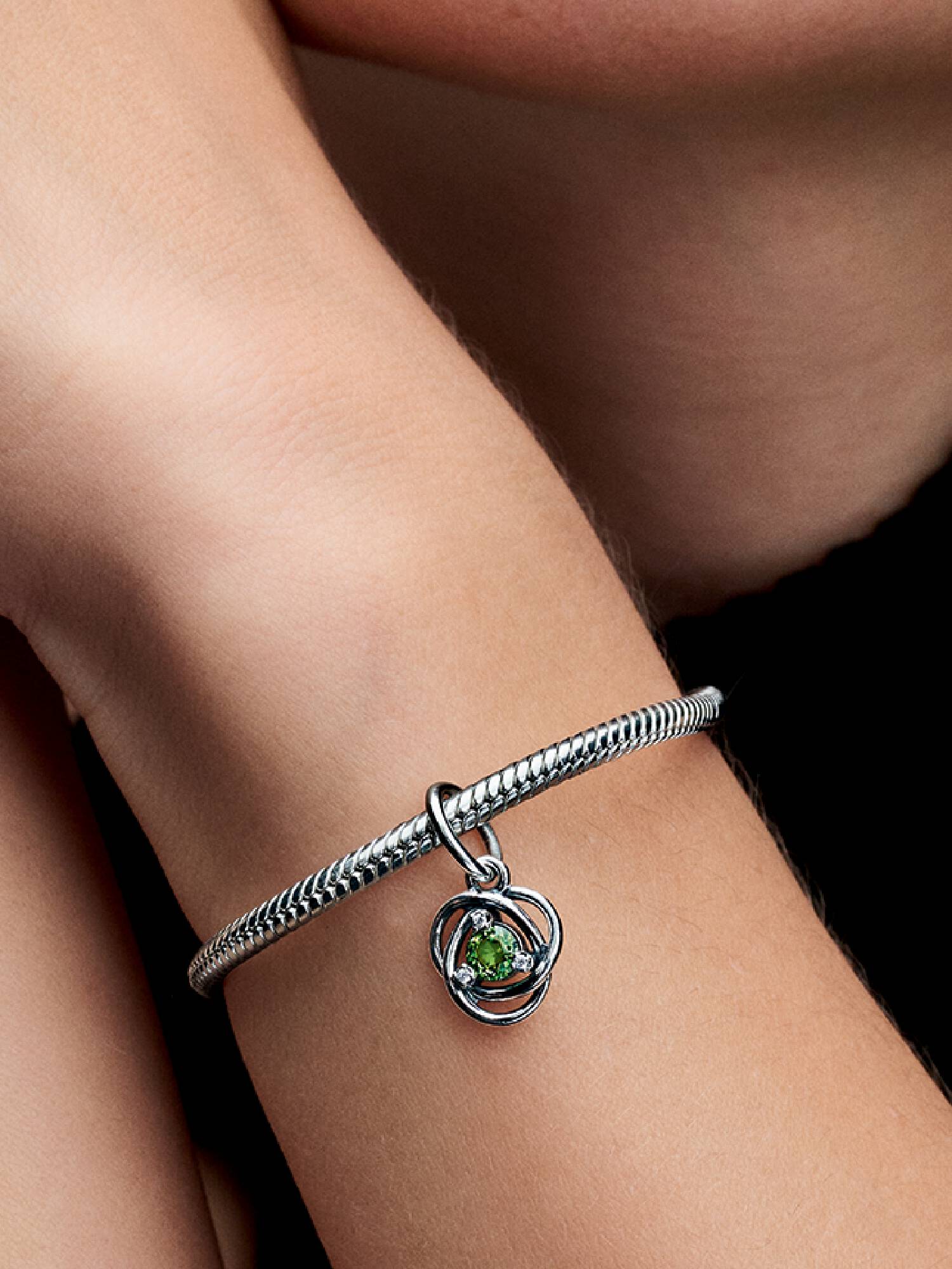 VENTE FINALE - Charm-pendentif Cercle éternel vert printemps d'août