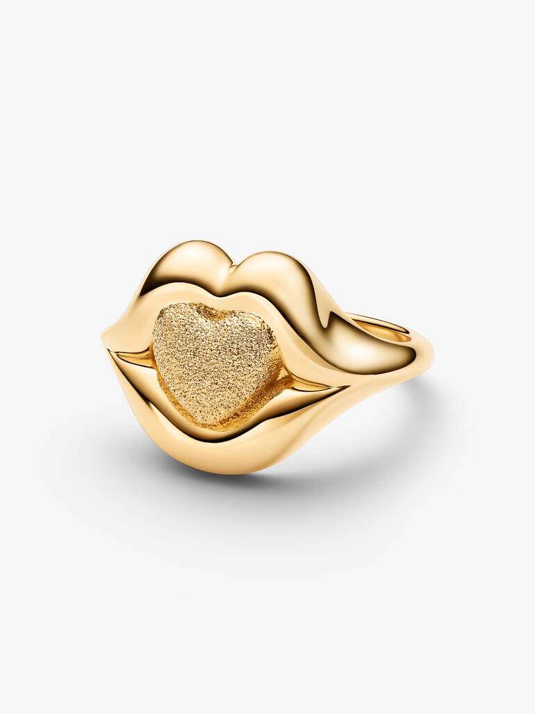 Pat McGrath The Lips of Love Statement Ring