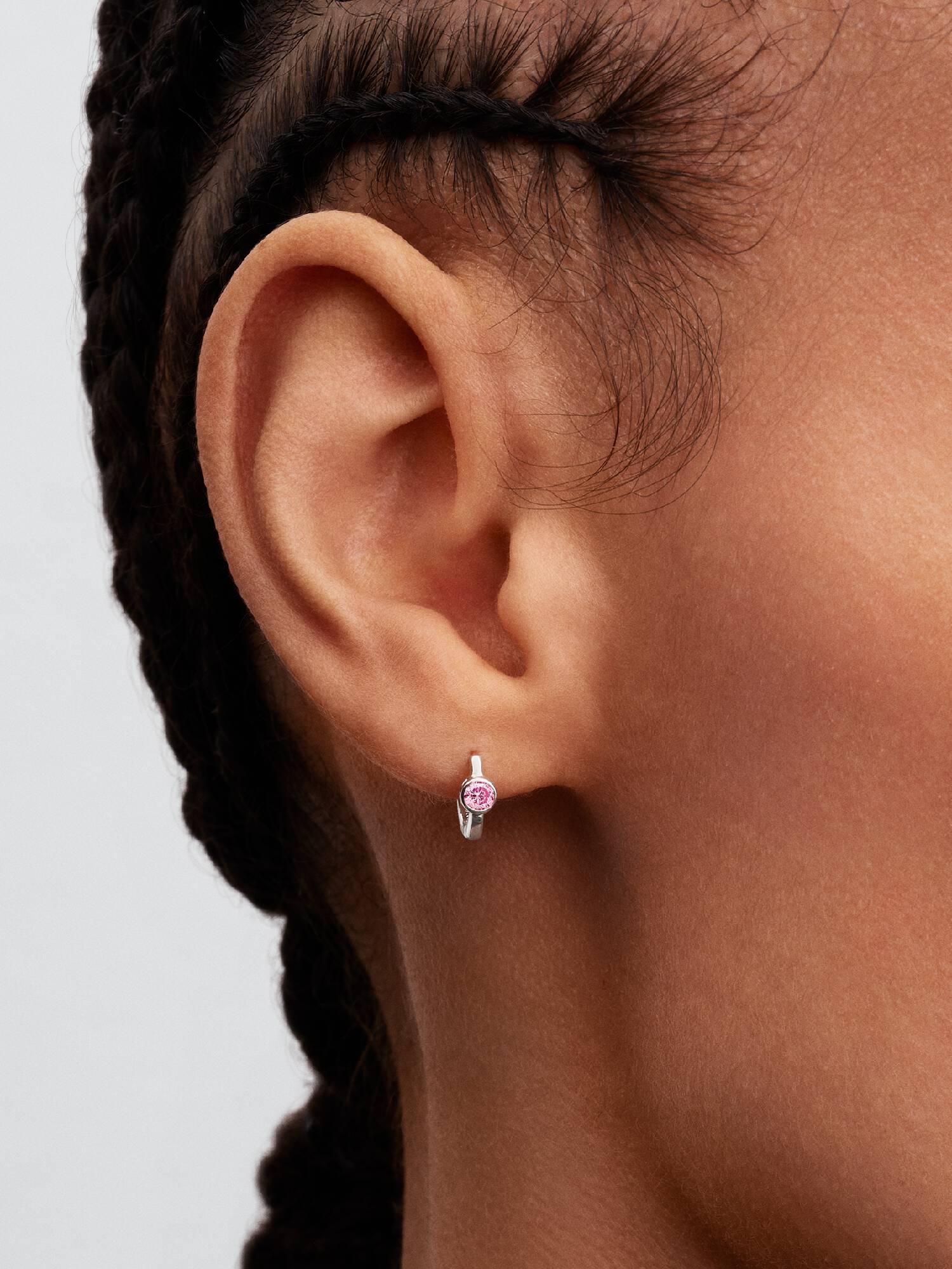 Boucles d’oreilles enveloppantes en argent sterling avec diamant rose créé en laboratoire au serti clos Pandora Era