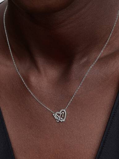 Collier à pendentif Cœur et papillon entrelacés