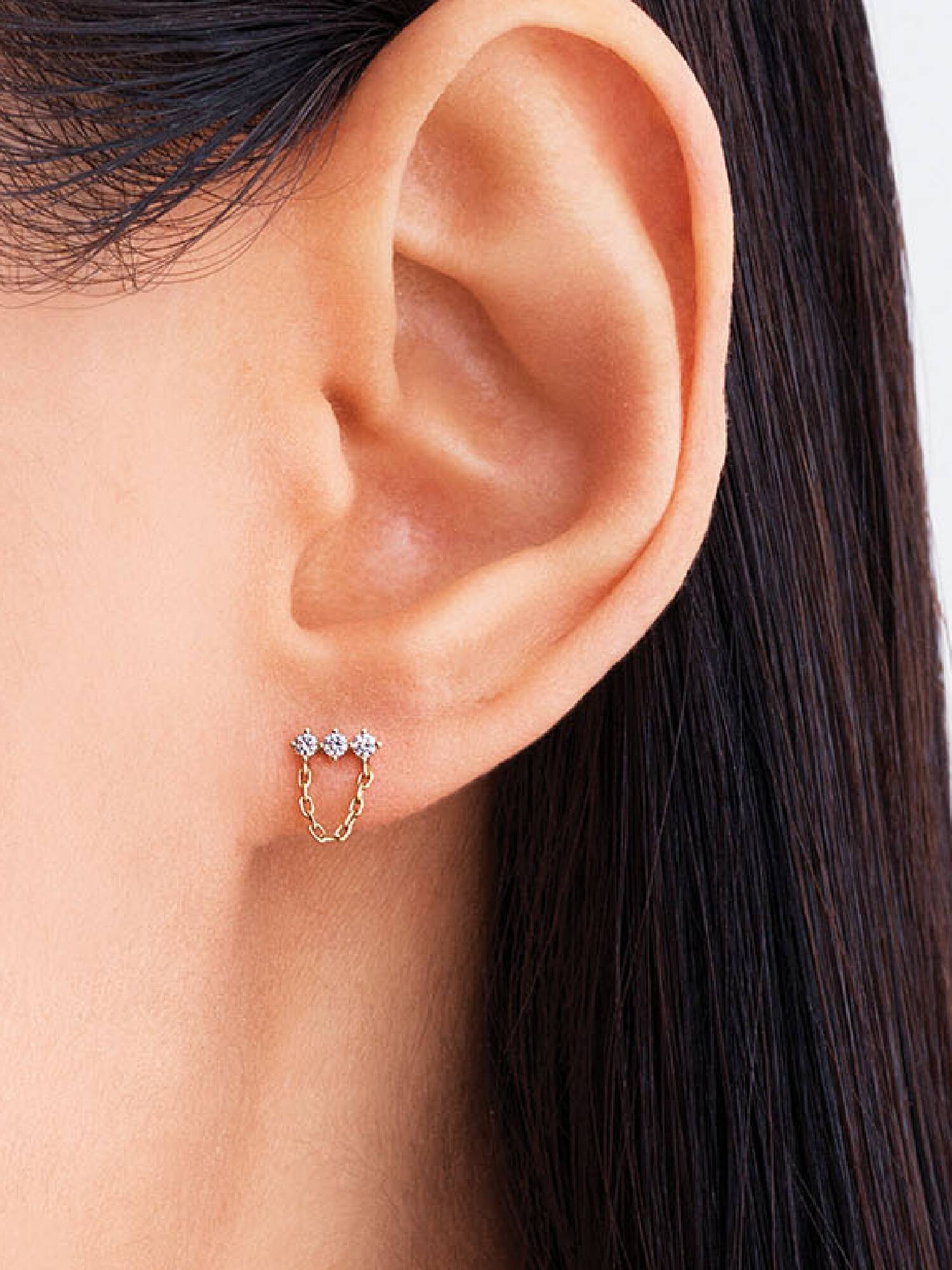 Clous d’oreilles avec trio de diamants créés en laboratoire en chaîne Pandora Era
