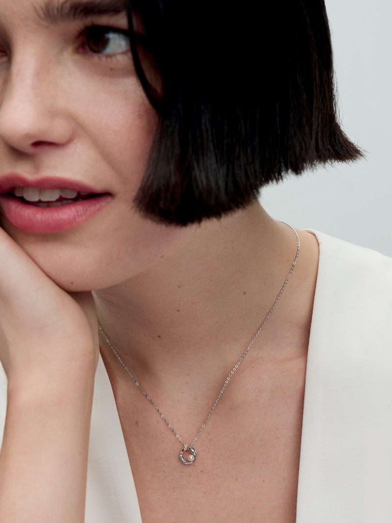 Collier Cercle en pavé de forme organique et perle de culture d’eau douce traitée