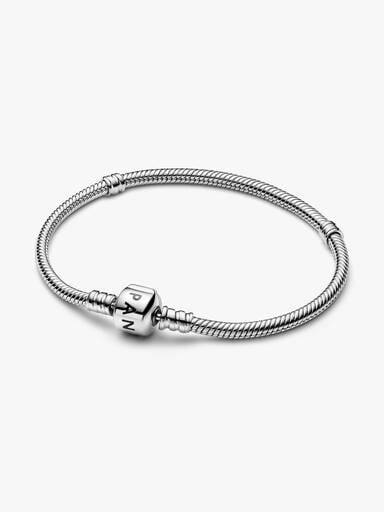Bracelet à fermoir à barillet et à chaîne serpentine Pandora Moments plaqué au platine