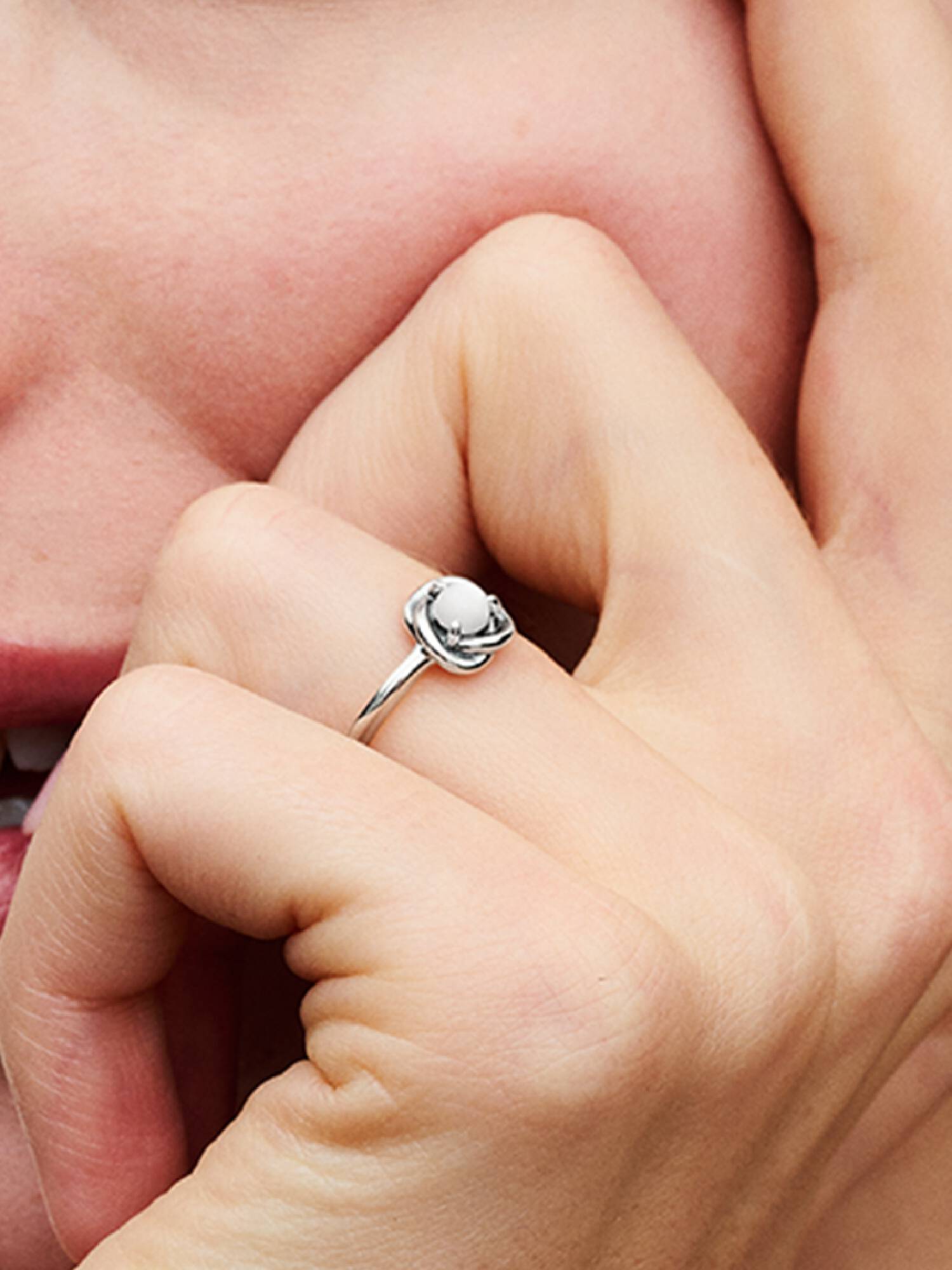 Bague Cercle d'éternité avec pierre de naissance perle blanc de juin