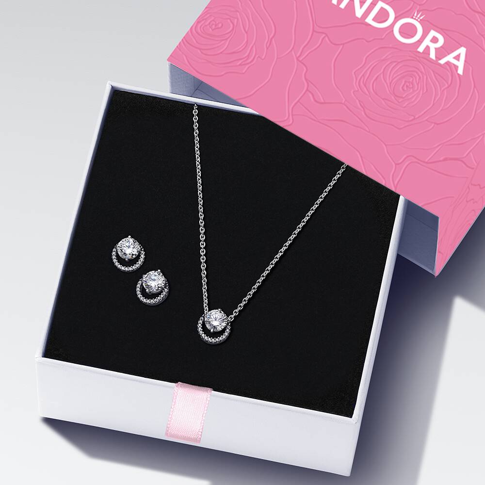 Sparkling Round Halo Jewellery Gift Set