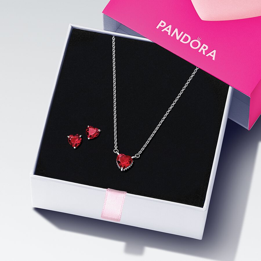 Sparkling Red Heart Jewellery Gift Set image number 0