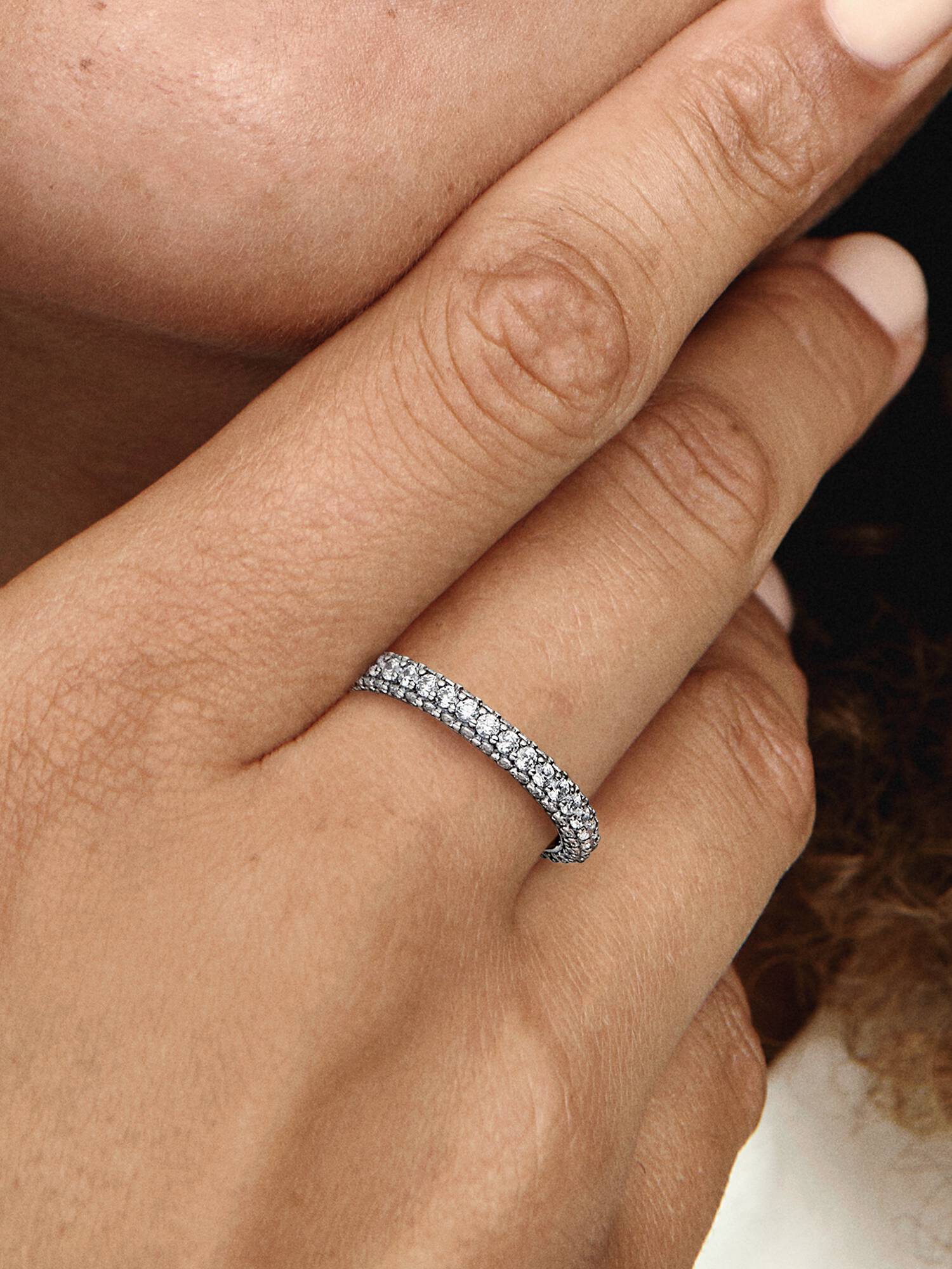 Bague en pavé à un rang Pandora Timeless