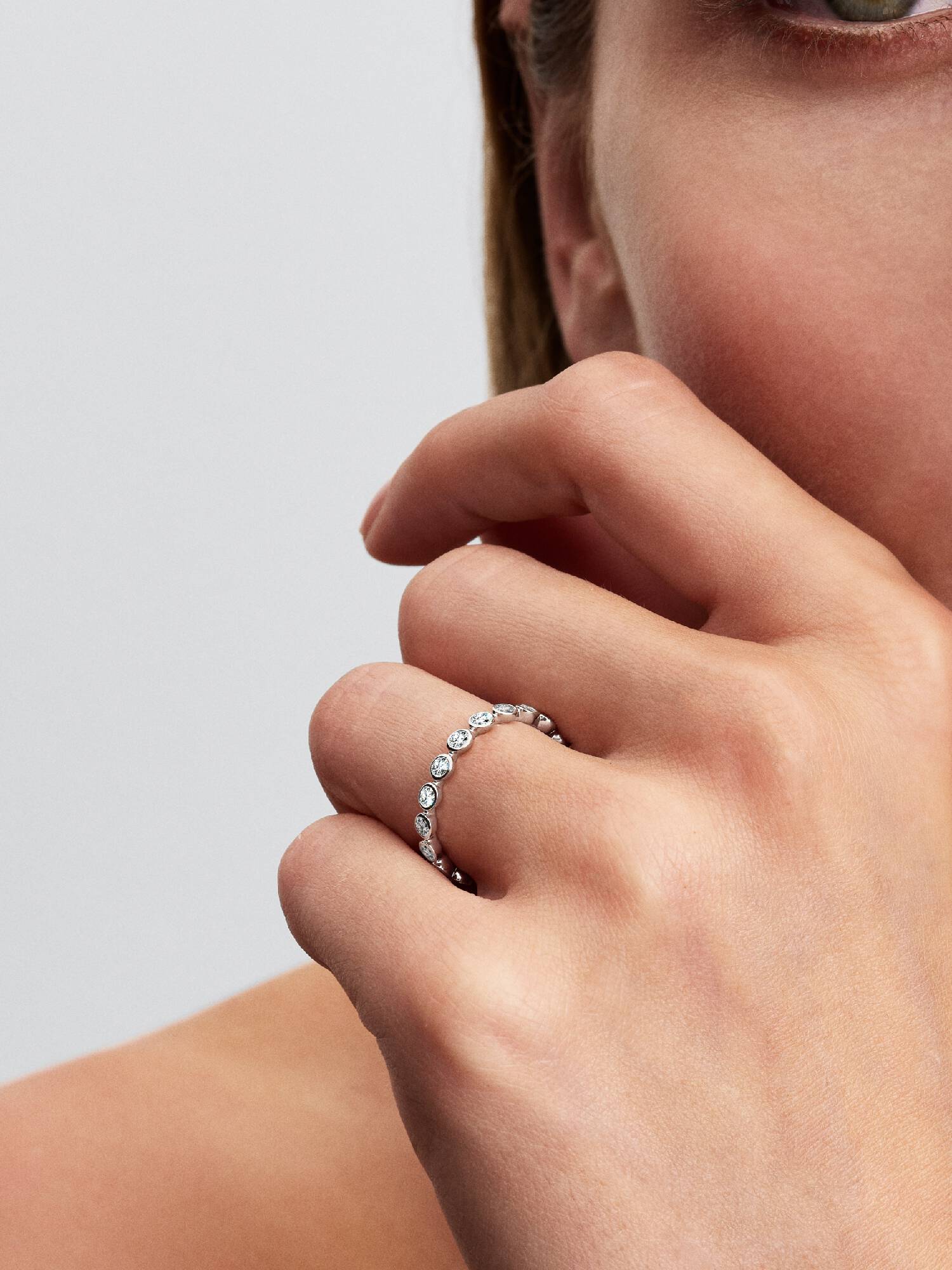 Bague éternité en or blanc 14k avec diamants cultivés en laboratoire Pandora Era