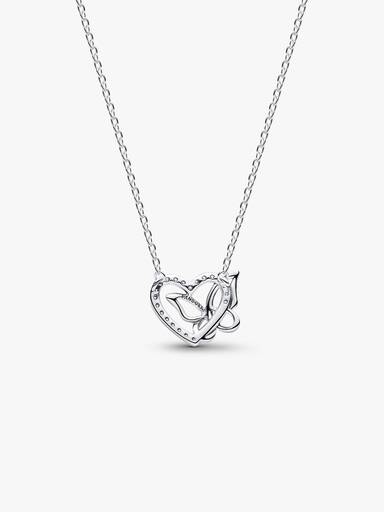 Collier à pendentif Cœur et papillon entrelacés