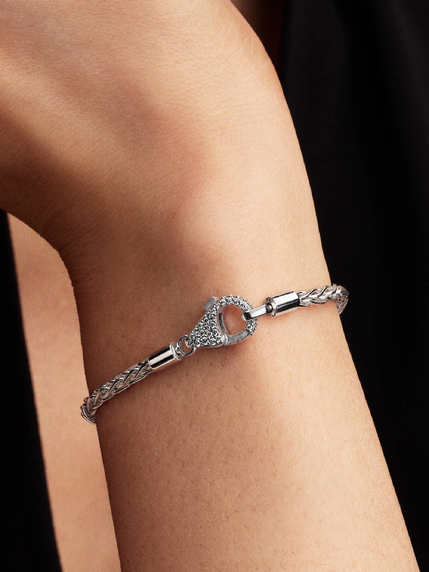Bracelet à charms avec chaîne queue de renard et fermoir en pavé