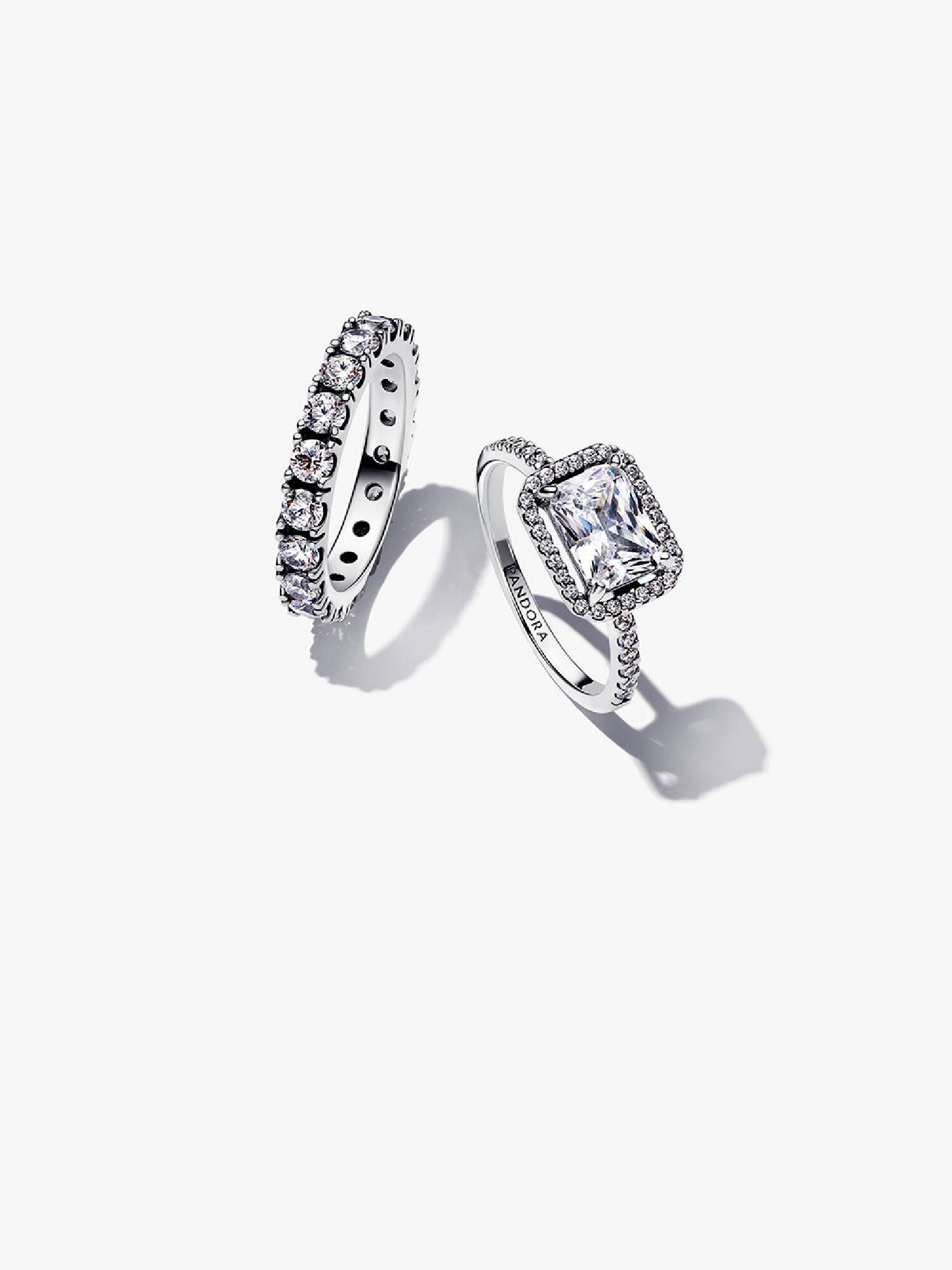 Sparkling Halo Ring Set