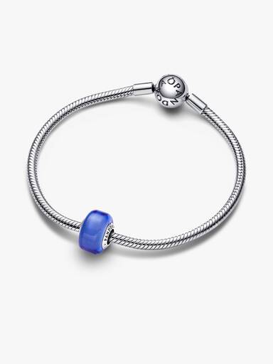 Mini charm bleu en verre de Murano