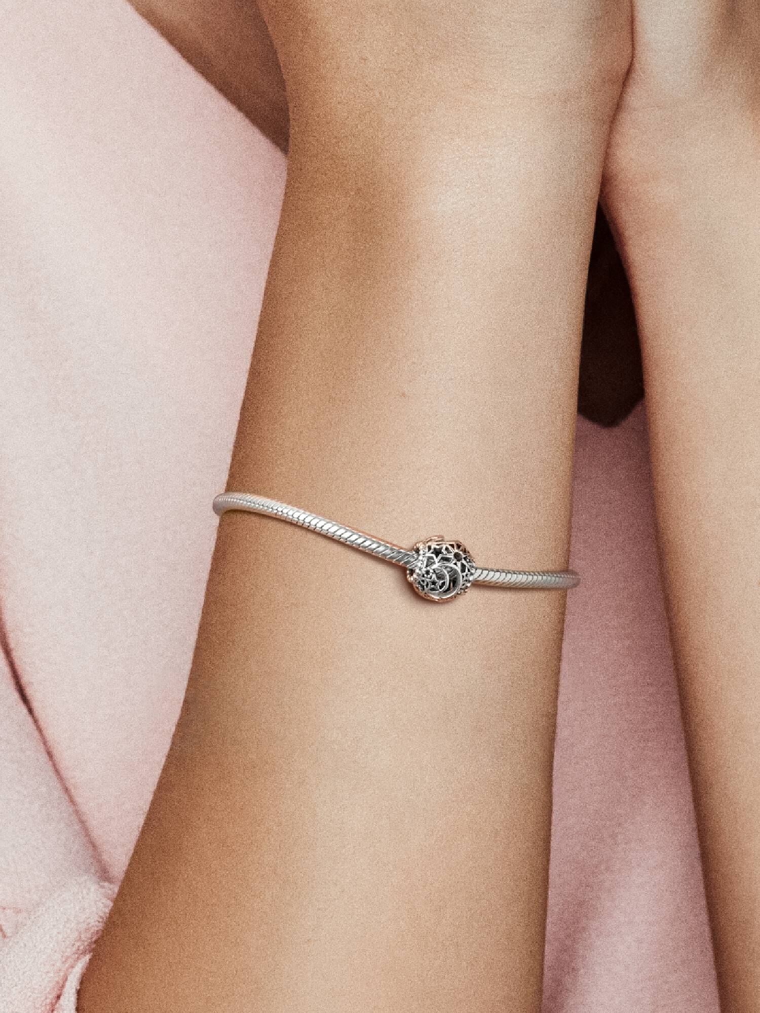 Charm ajouré Soleil, étoiles et lune