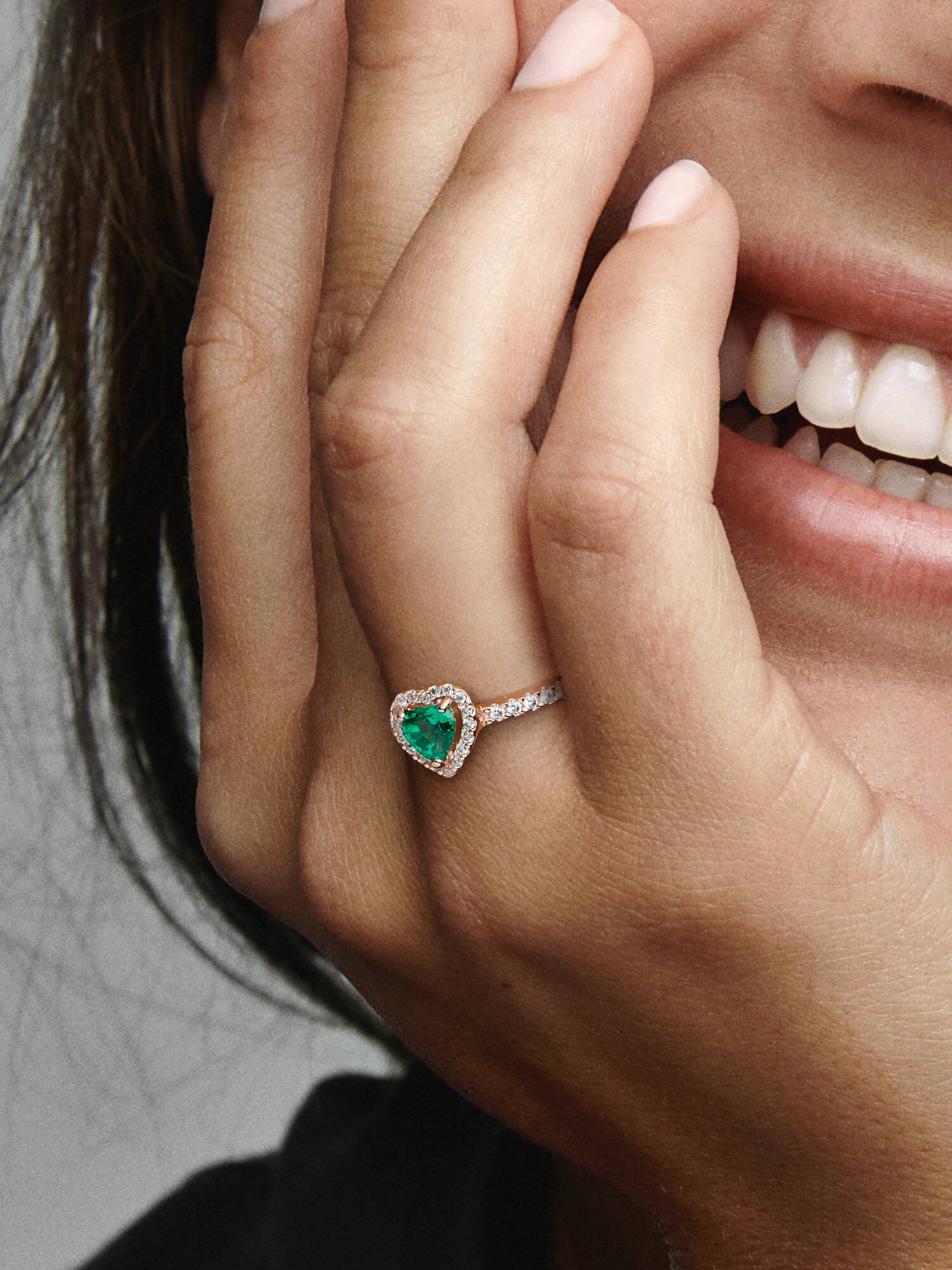 Bague scintillante Cœur surélevé