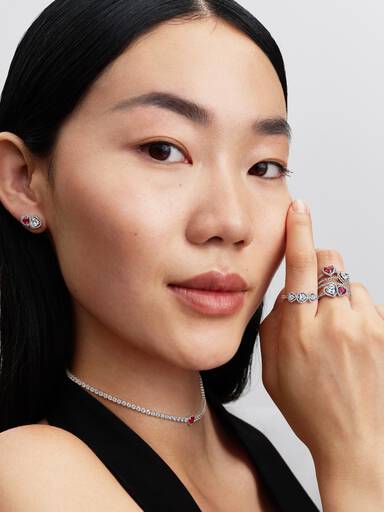 Bague Trilogie de cœur avec halo