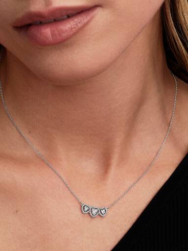 Collier Trilogie de cœur avec halo