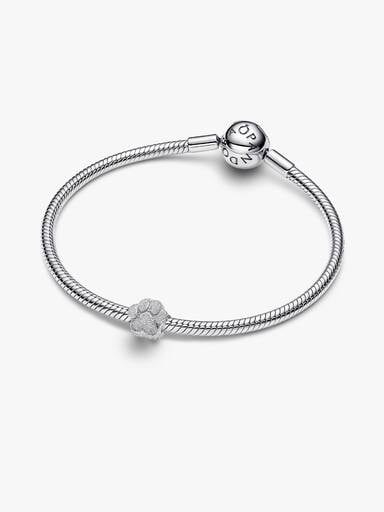 Mini charm Patte texturée