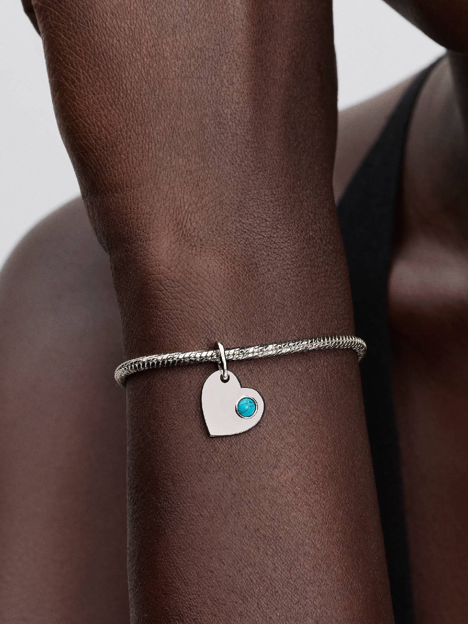 Charm-pendentif gravable Cœur de Decembre avec pierre bleu turquoise