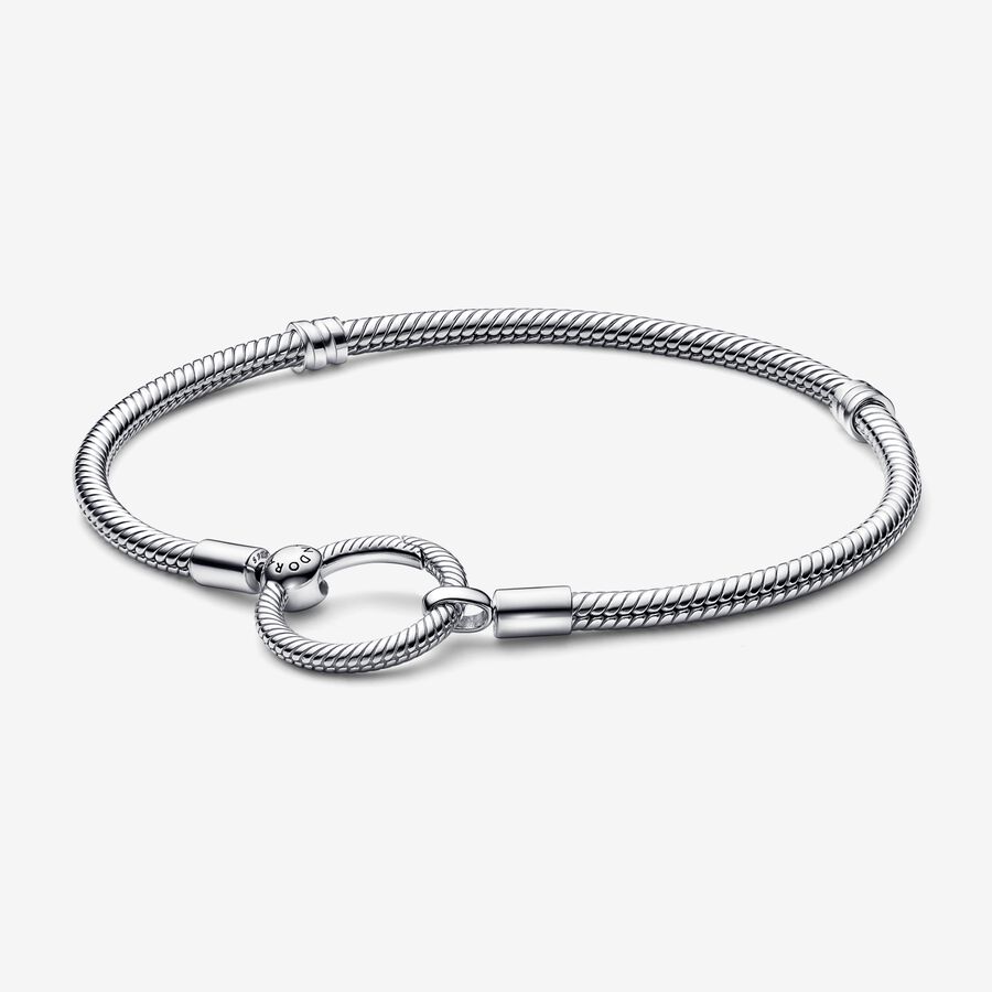VENTE FINALE - Bracelet chaîne serpentine avec fermoir en O Pandora Moments image number 0